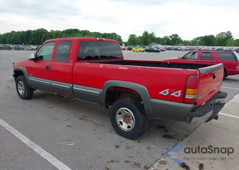 2000 Chevrolet Silverado 2500 Ls from USA, damaged, VIN 1GCGK29U3YE159782